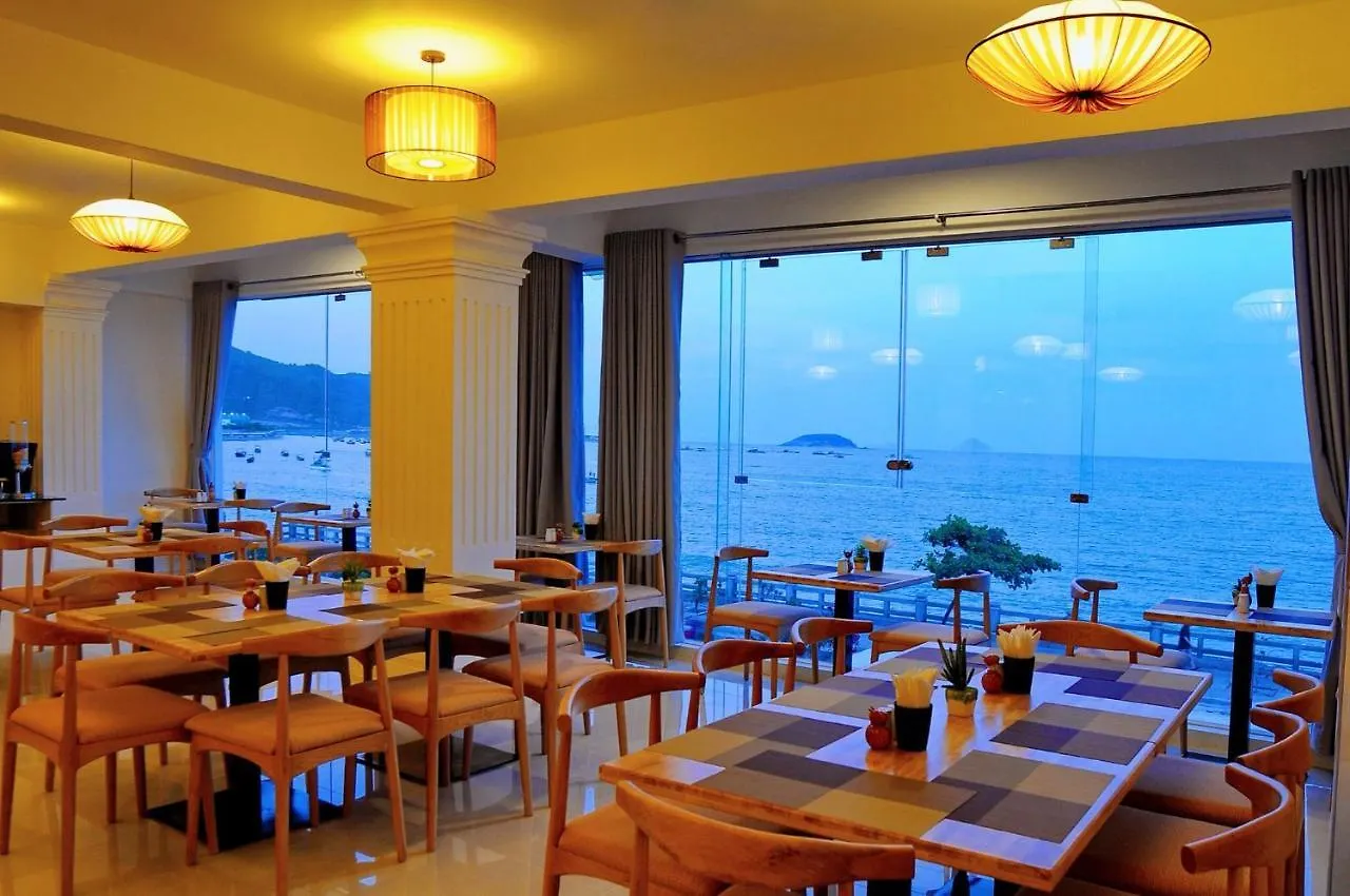 ***  Iridescent Clouds Hotel Nha Trang -May Ngu Sac Vietnam
