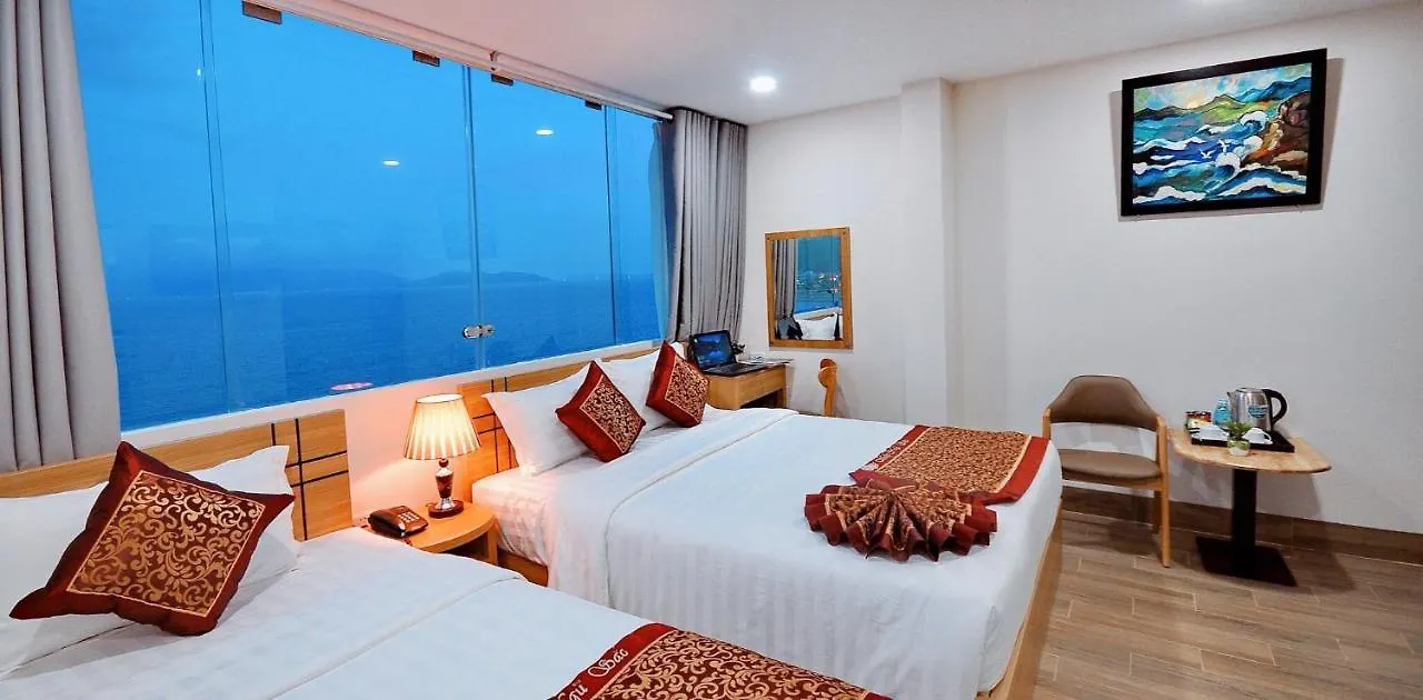 Iridescent Clouds Hotel Nha Trang -May Ngu Sac