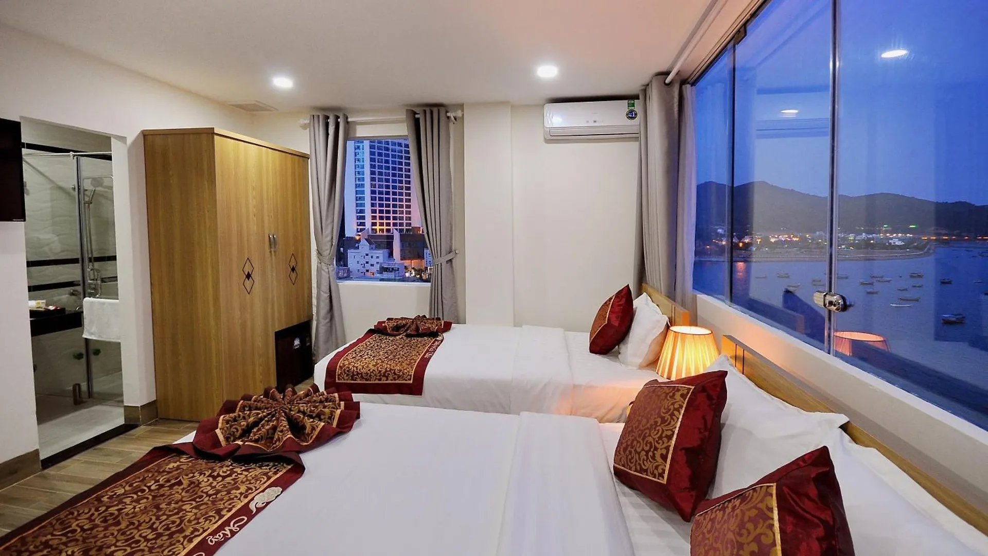 Iridescent Clouds Hotel Nha Trang -May Ngu Sac Vietnam